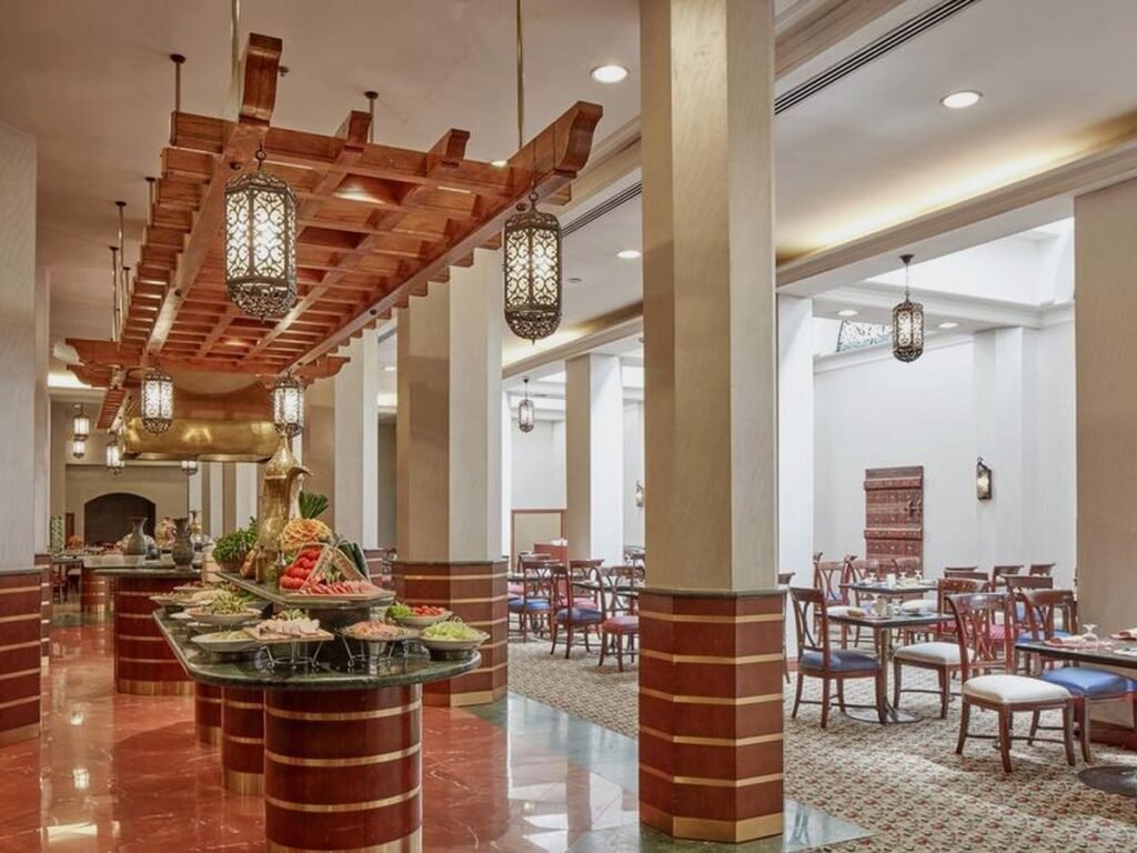 Anjum Hotel Makkah restaurant near Masjid al-Haram